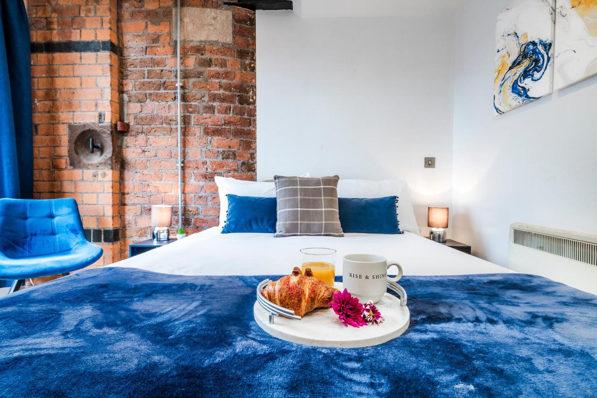 Cavern Quarters: City Centre Apartment by Garudy Serviced Apartments Liverpool Exterior photo