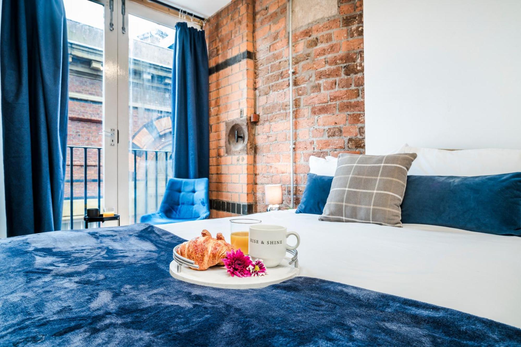 Cavern Quarters: City Centre Apartment by Garudy Serviced Apartments Liverpool Exterior photo