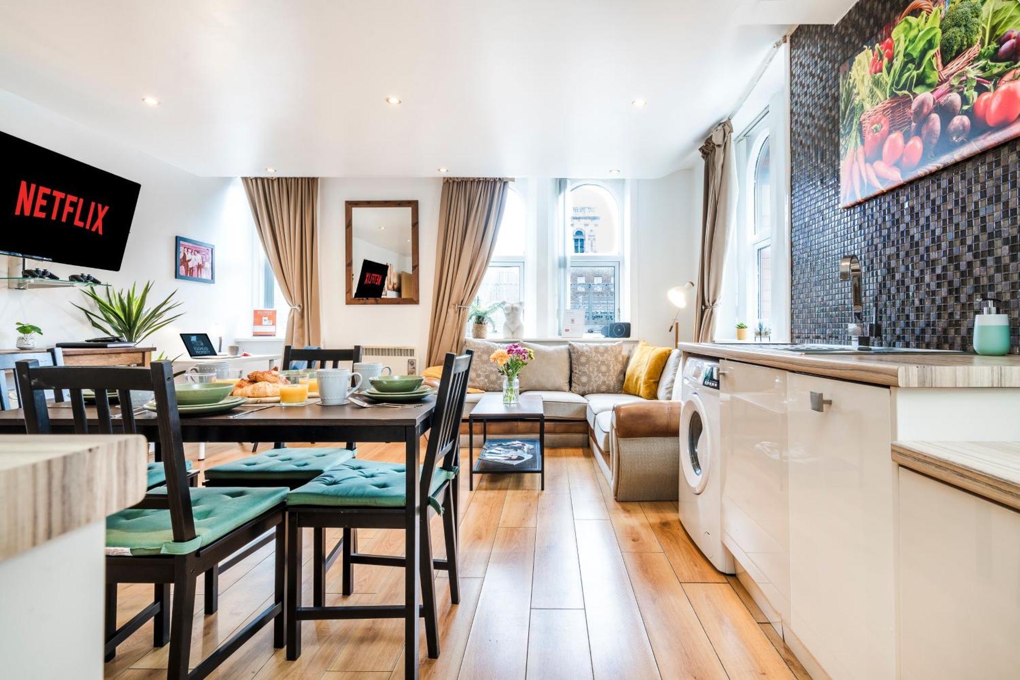 Cavern Quarters: City Centre Apartment by Garudy Serviced Apartments Liverpool Exterior photo