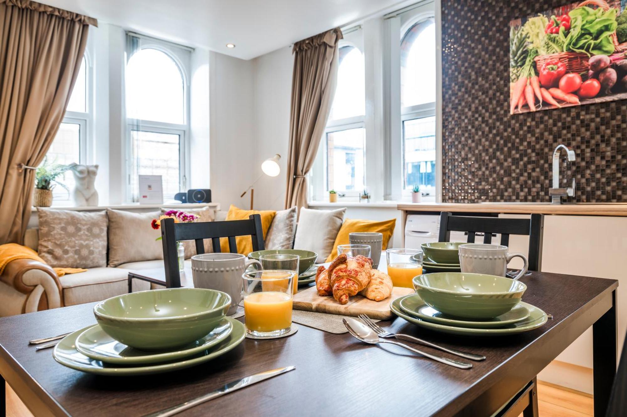 Cavern Quarters: City Centre Apartment by Garudy Serviced Apartments Liverpool Exterior photo