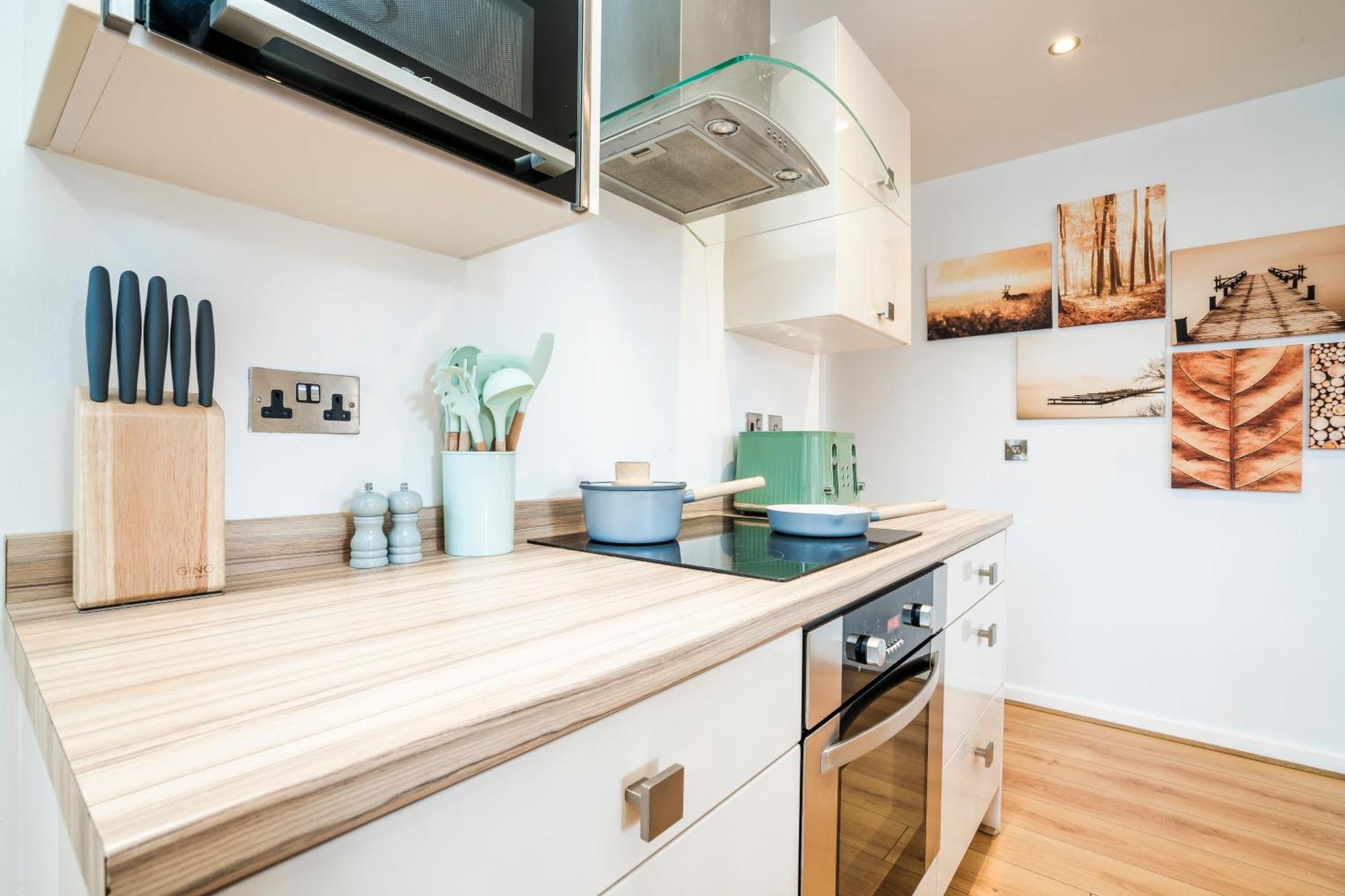 Cavern Quarters: City Centre Apartment by Garudy Serviced Apartments Liverpool Exterior photo
