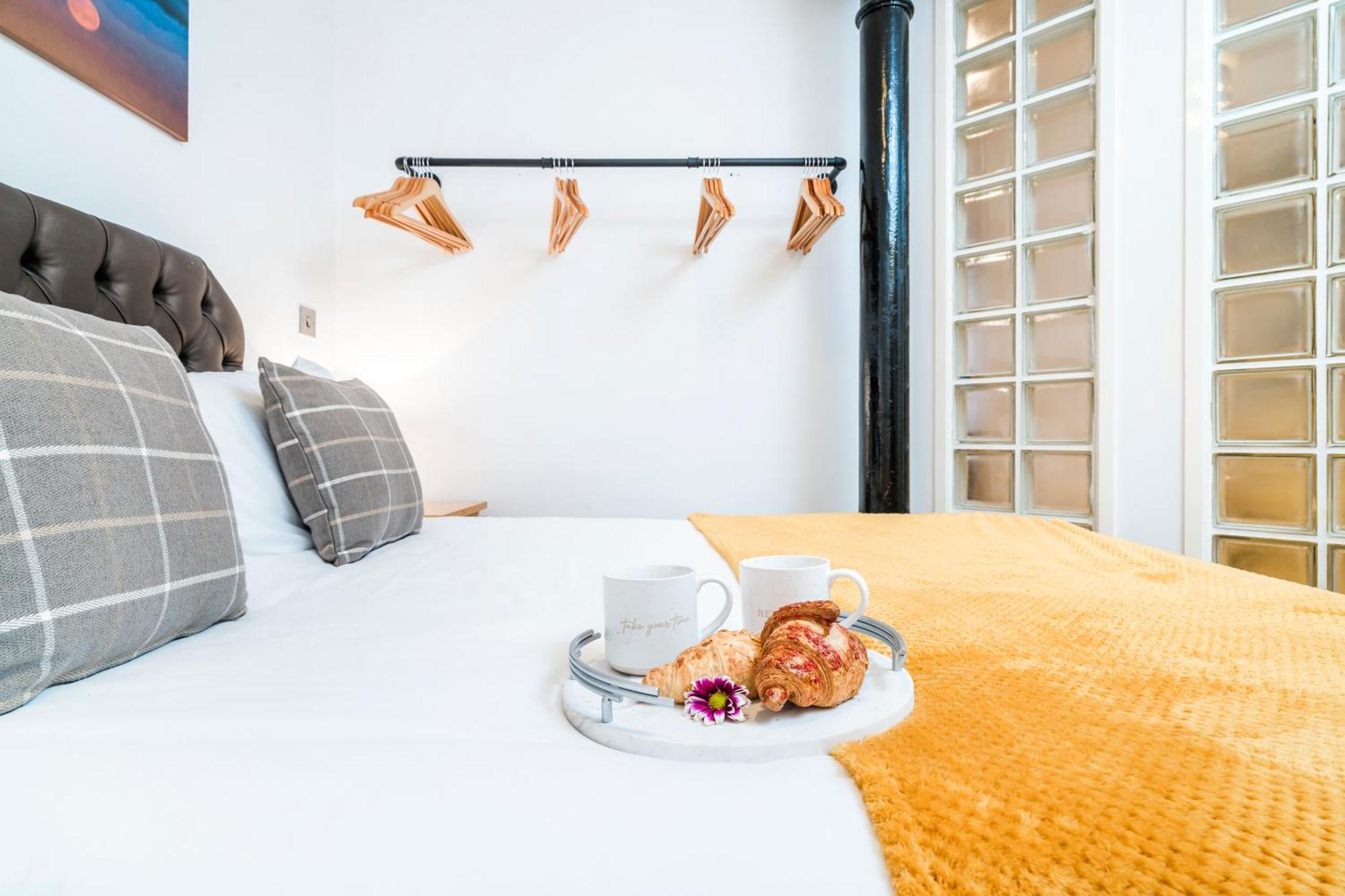 Cavern Quarters: City Centre Apartment by Garudy Serviced Apartments Liverpool Exterior photo
