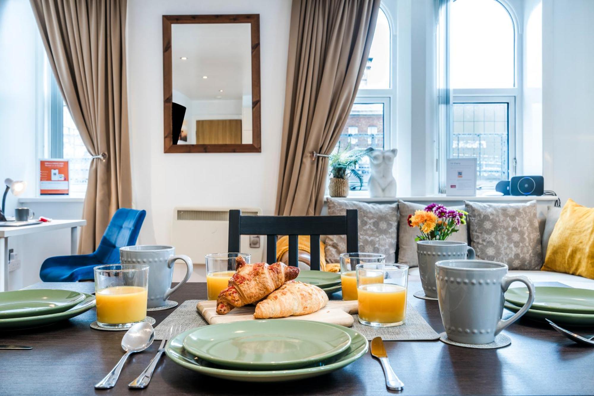 Cavern Quarters: City Centre Apartment by Garudy Serviced Apartments Liverpool Exterior photo