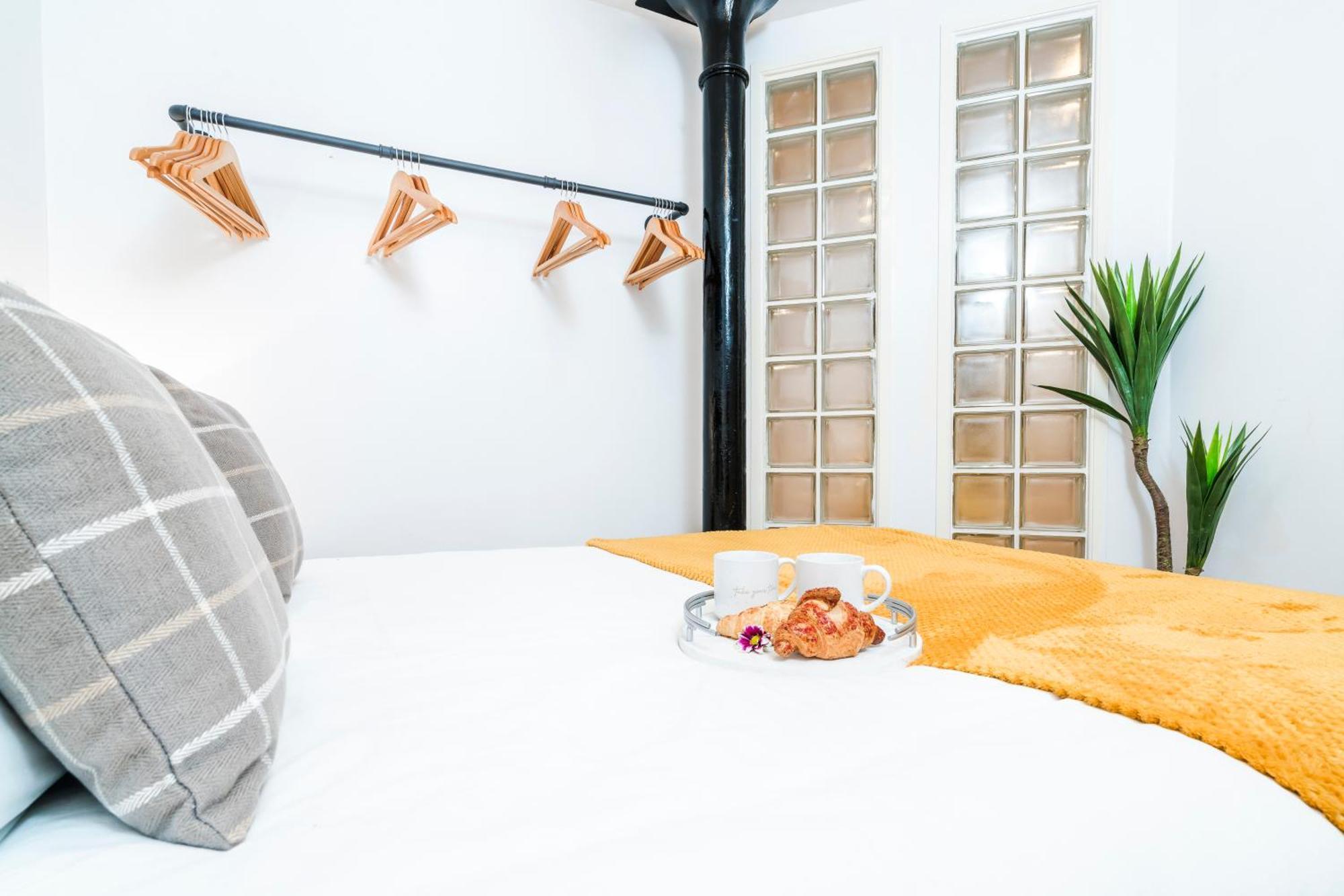 Cavern Quarters: City Centre Apartment by Garudy Serviced Apartments Liverpool Exterior photo