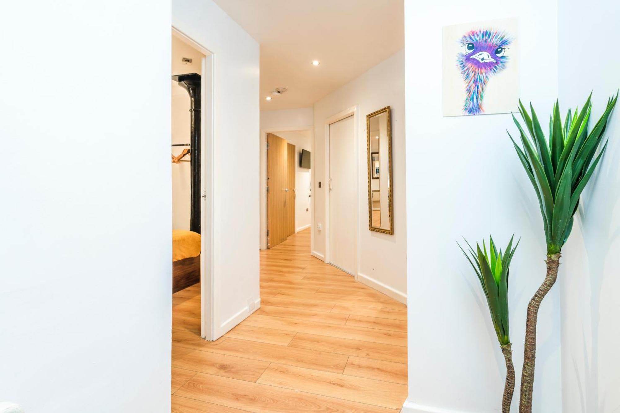 Cavern Quarters: City Centre Apartment by Garudy Serviced Apartments Liverpool Exterior photo